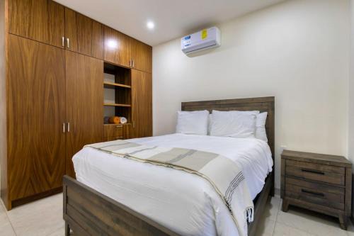 New 3 BD Condo with Pool and Gym in Cabo San Lucas