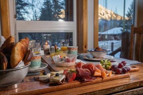 Beaujolais Boutique B&B at Thea's House- Adults Only in Banff